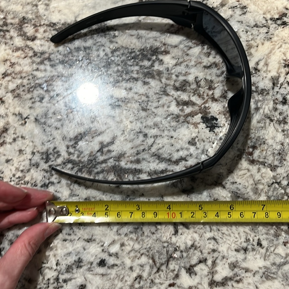 Men’s Oakley sunglasses - Picture 2 of 10